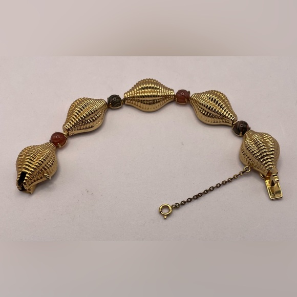 Vintage Gold Tone Puff Textured Shell Design Links with Cabochon Gems Bracelet - Picture 2 of 8